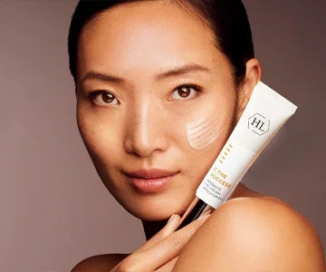 Догляд за жирною шкірою без запальних елементів