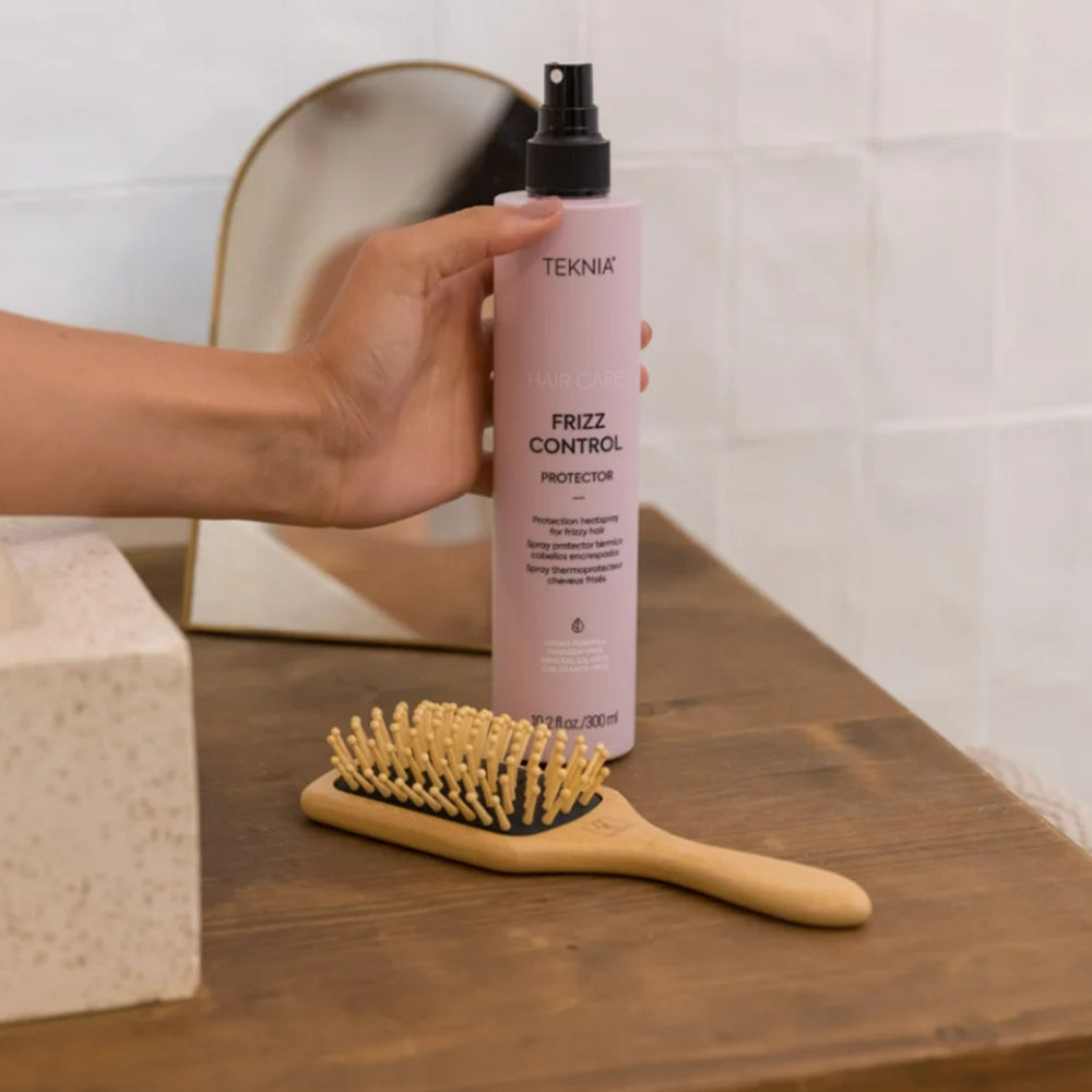 Термозахисний спрей для волосся - Lakme Teknia Frizz Control 5