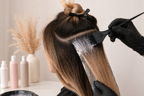 Як пофарбувати волосся і не зіпсувати його: поради та вибір фарби