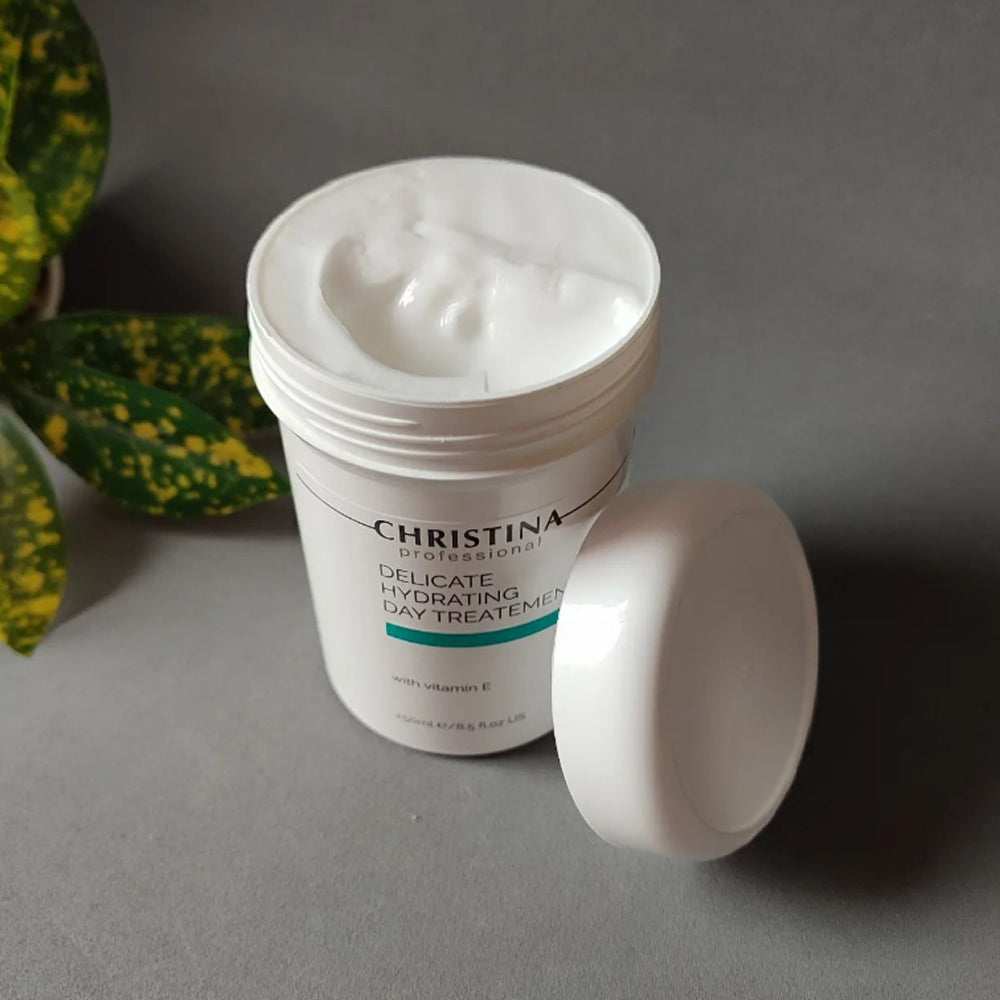 Christina Delicate Hydrating Day Treatment + Vitamin E - Деликатный увлажняющий дневной крем с витамином Е для нормальной и сухой кожи