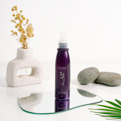 Daeng Gi Meo Ri Vitalizing Hair Essence - Есенція для регенерації та зволоження волосся