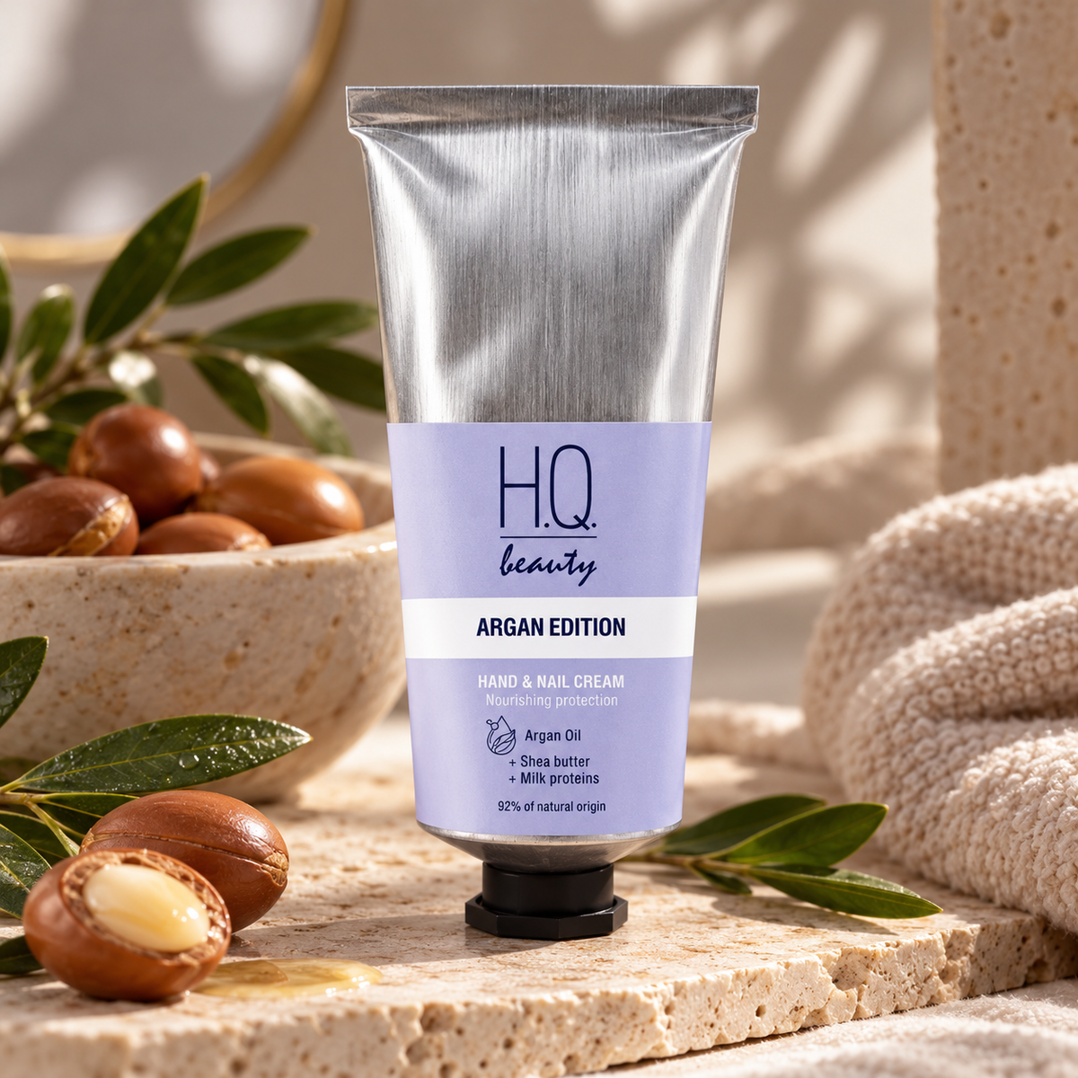 Крем для рук та нігтів Живлення та захист - H.Q. Beauty фото