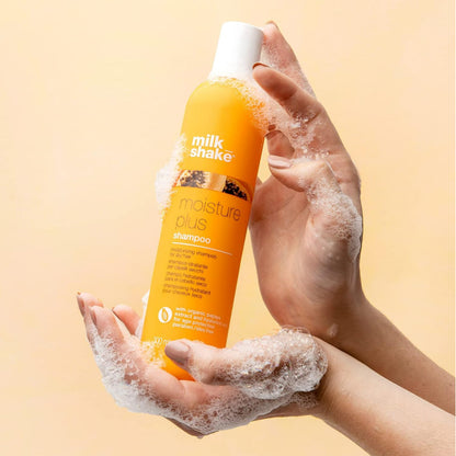 Шампунь для сухих и обезвоженных волос - Milk Shake Moisture Plus Shampoo
