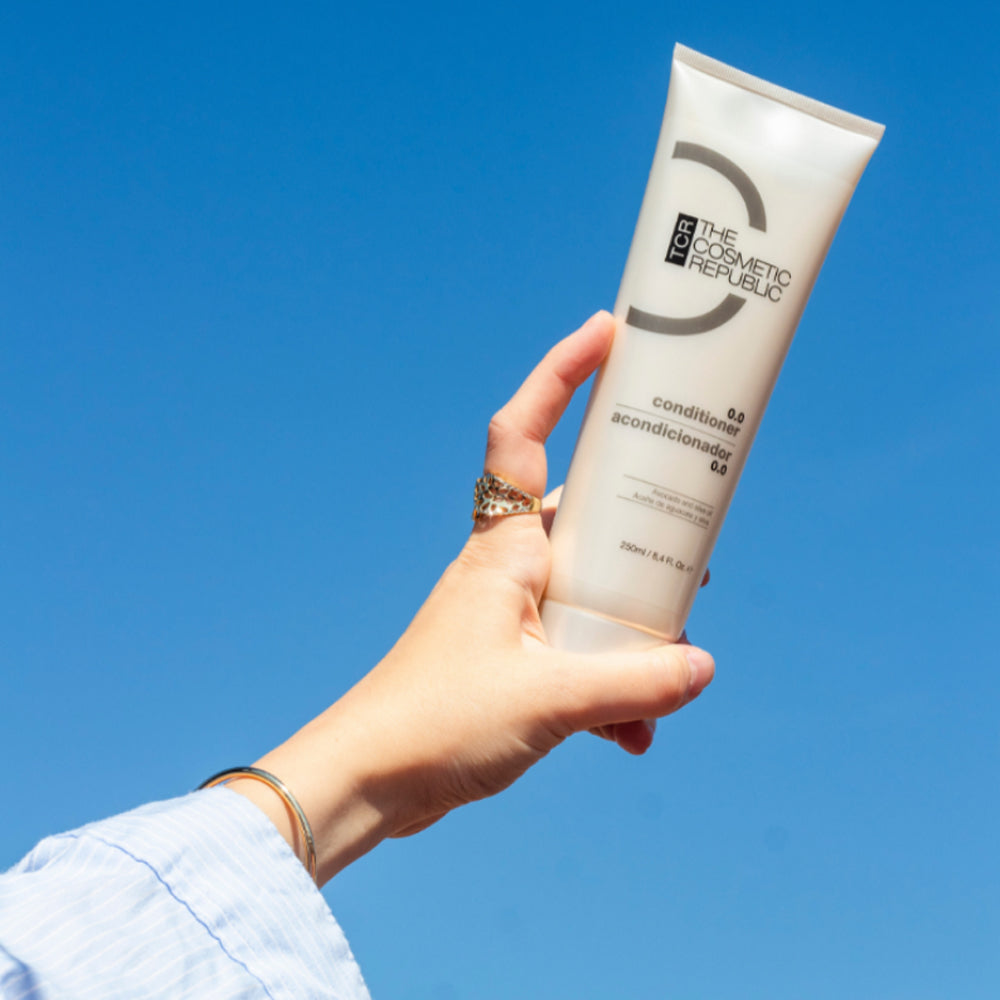 Кондиционер для питания и увлажнения ослабленных волос - The Cosmetic Republic Conditioner