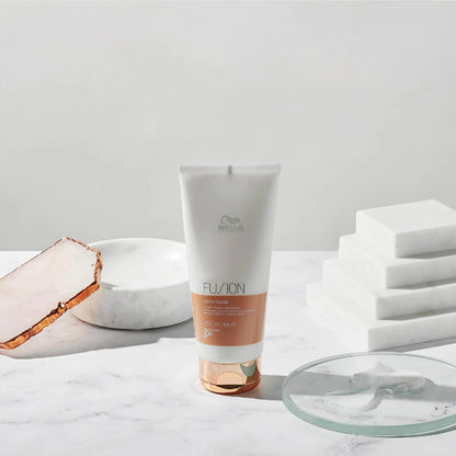 Wella Fusion Intense Repair Conditioner - Інтенсивний відновлюючий бальзам